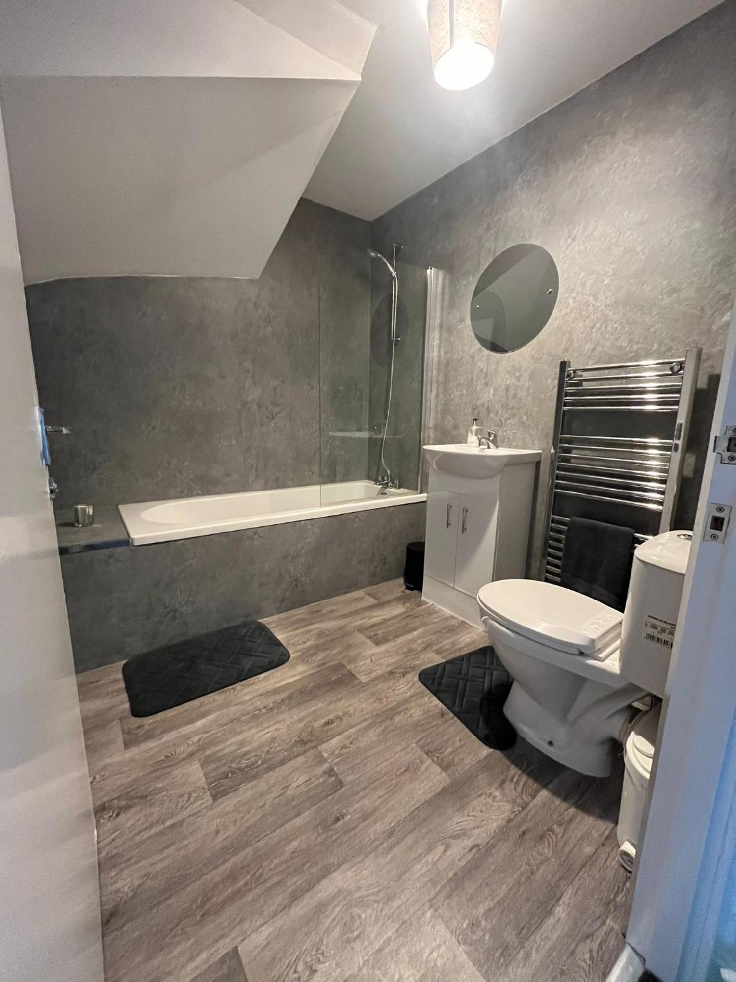 The M Rooms At 144 Kirk of Shotts 外观 照片